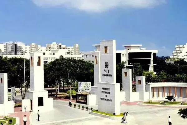 strike to be held in VIT campus by dmk